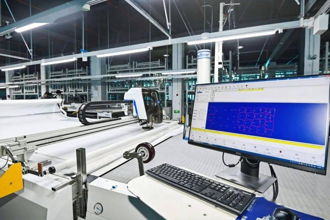 杰克智联数字化服装工厂 科技推动服装产业智能蝶变